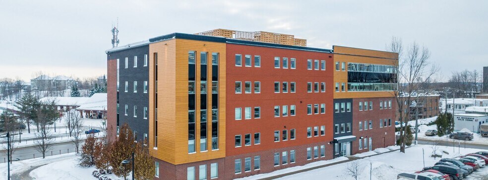 More Photos Of 275 Rue Latour, Saint-Jérôme Office For Sale