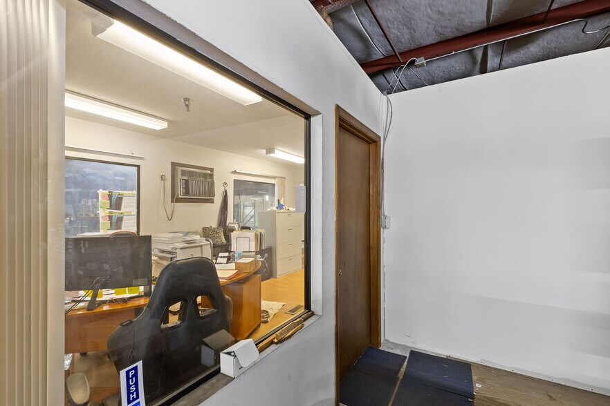 More Photos Of 1356 Bennett Dr, Longwood Distribution For Sale