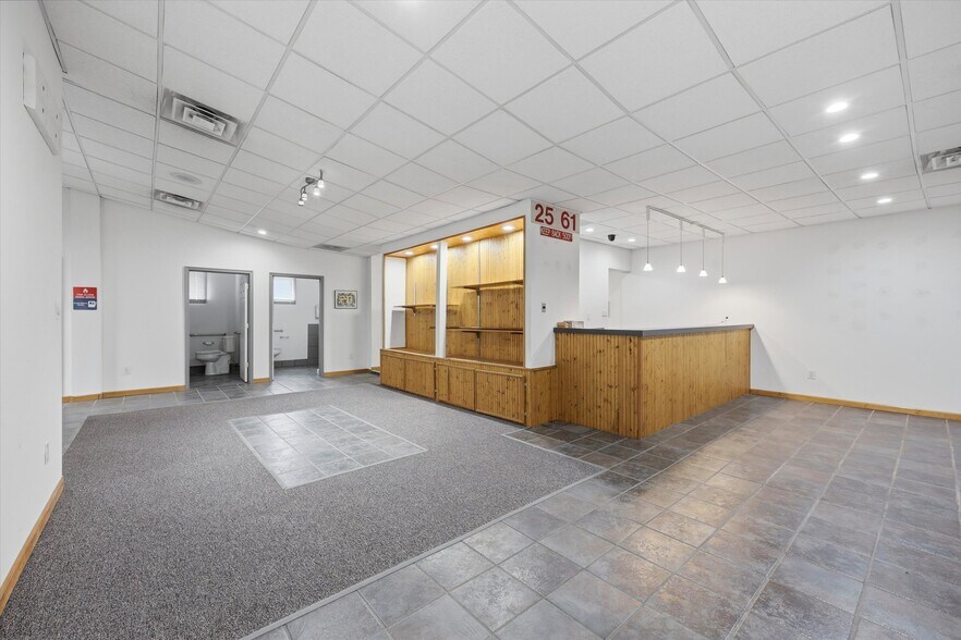 More Photos Of 525 Oakland Ave, Berlin Flex For Lease