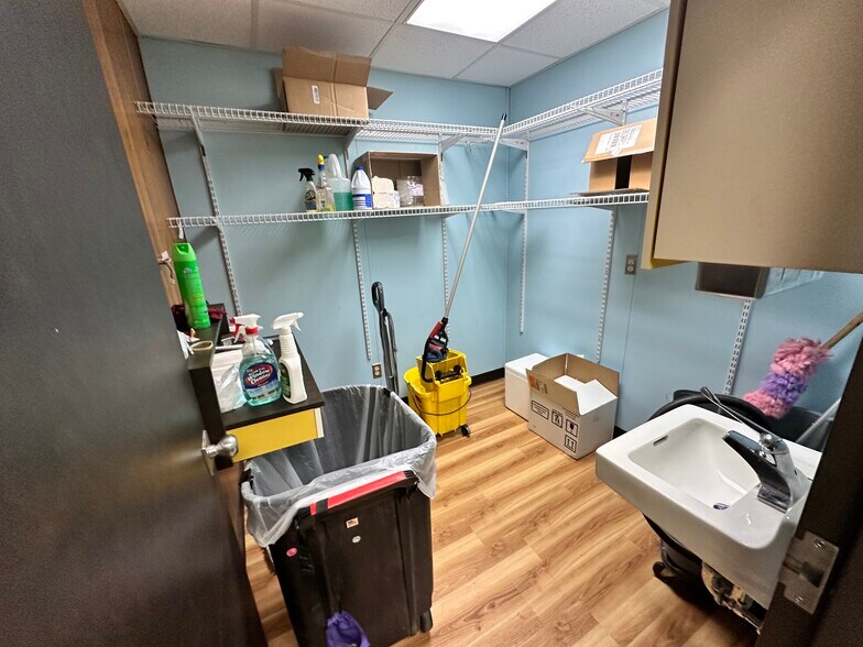 More Photos Of 106 Nate Whipple Hwy, Cumberland Office For Lease