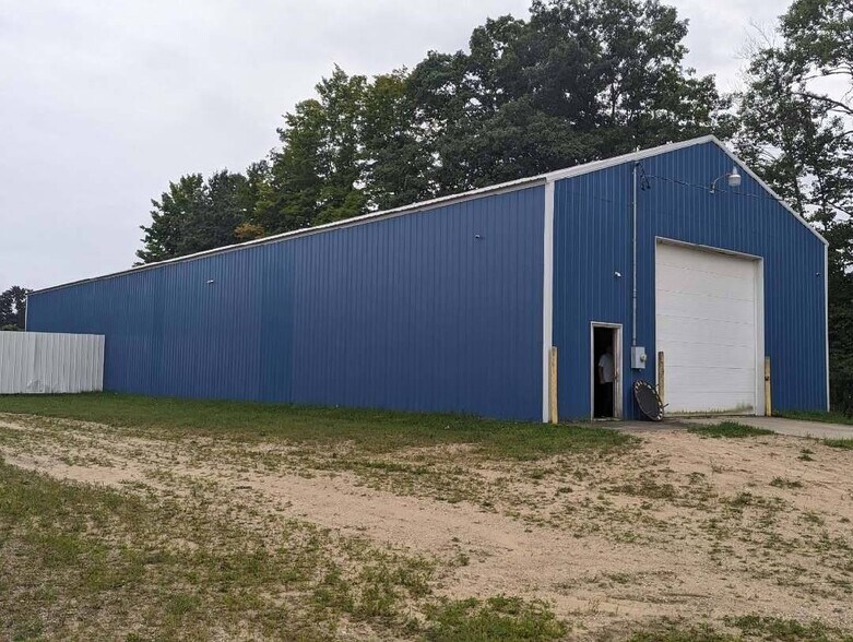 More Photos Of 1240 E Houghton Lake Rd, Lake City Warehouse For Sale
