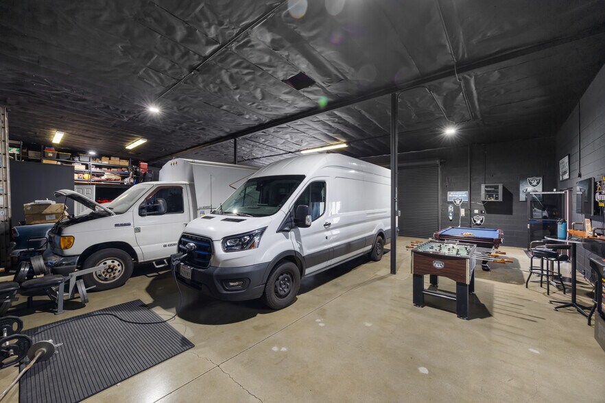 More Photos Of 14128 Paramount Blvd, Paramount Warehouse For Sale