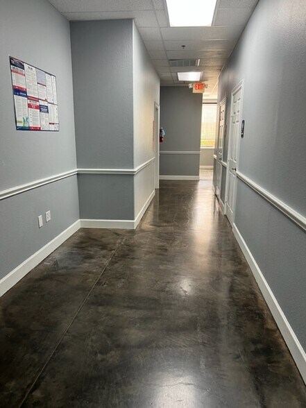 More Photos Of 4500-4506 Highway 6, Sugar Land Freestanding For Lease