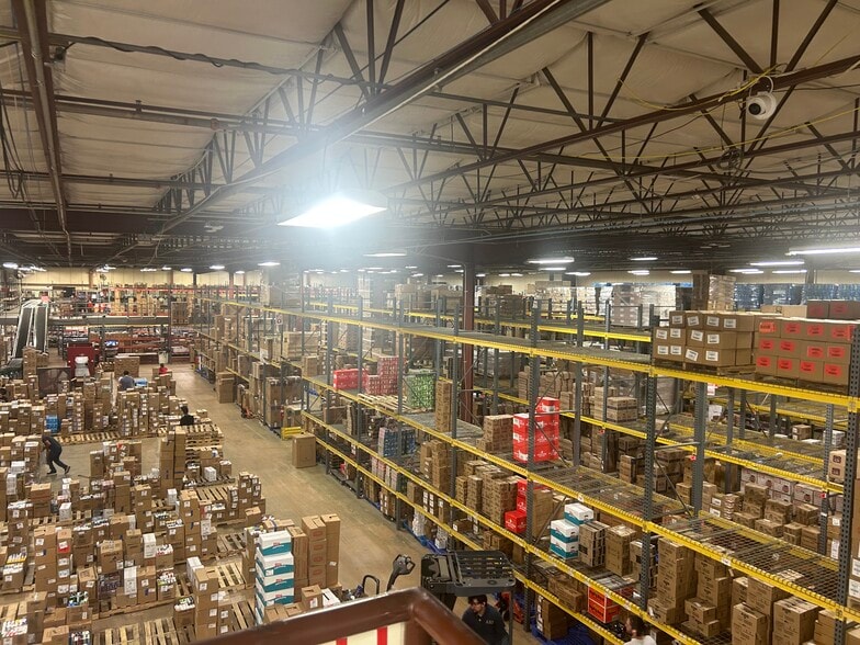 More Photos Of 4100-4202 Technology Dr, South Bend Distribution For Lease