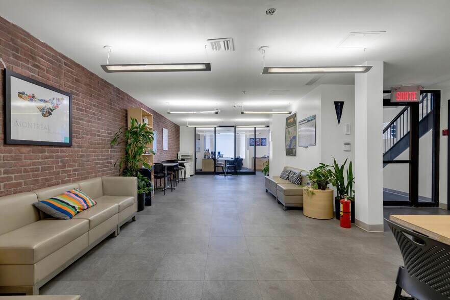 Primary Photo Of 525 Rue Sherbrooke E, Montréal Office For Lease