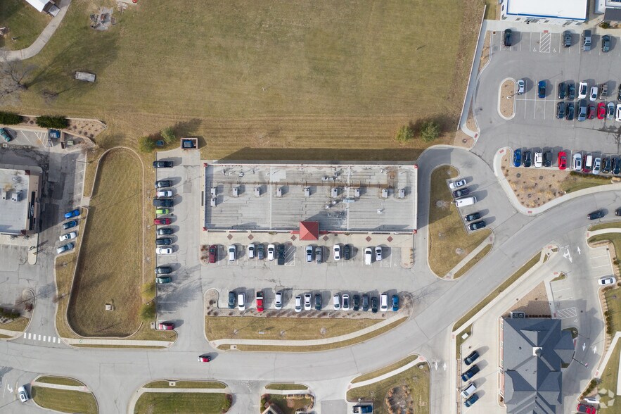 More Photos Of 9500-9586 N McGee St, Kansas City Freestanding For Lease