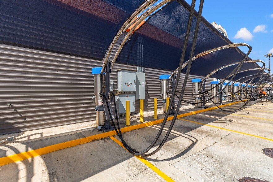 More Photos Of 8460 Phelan Blvd, Beaumont Specialty For Sale