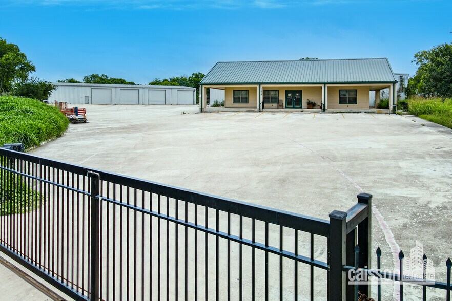 More Photos Of 11618 Nacogdoches Rd, San Antonio Warehouse For Lease