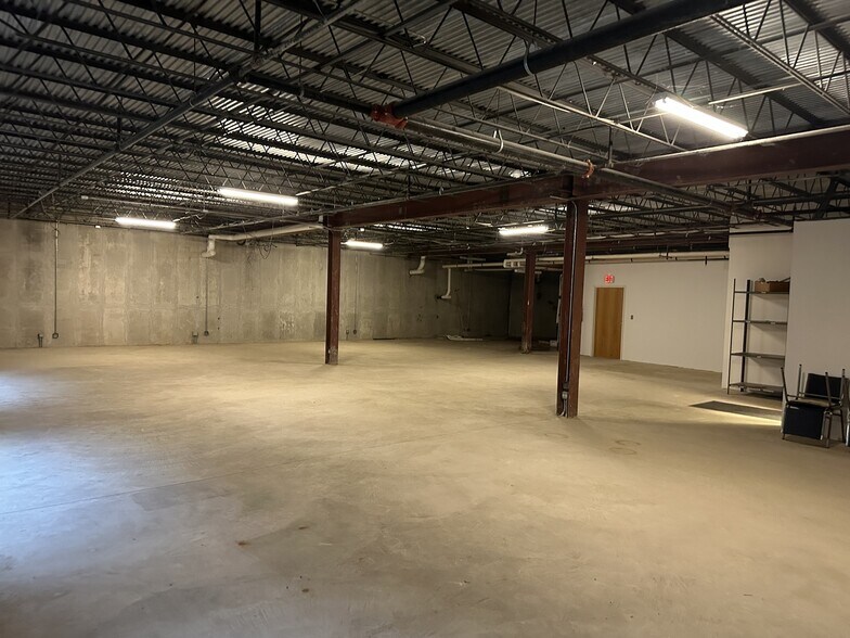 More Photos Of 19201 LaGrange Rd, Mokena Office For Lease
