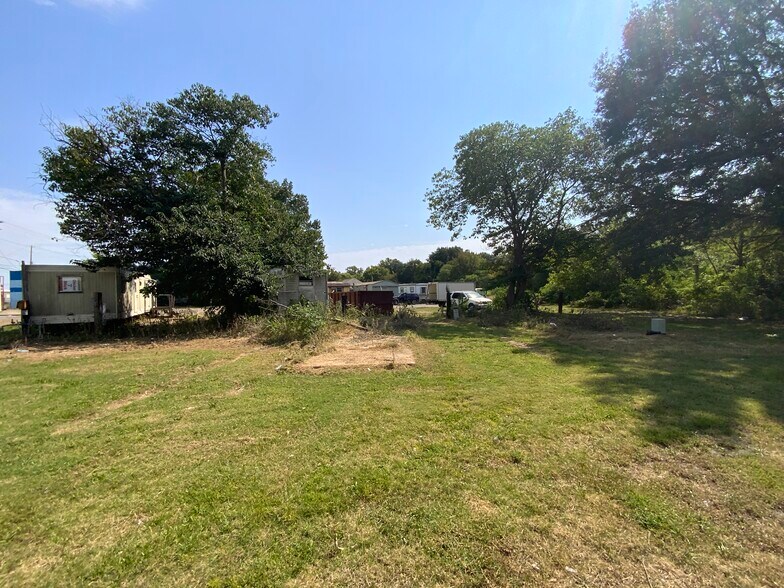 More Photos Of 3023 Lamar Ave, Memphis Land For Sale