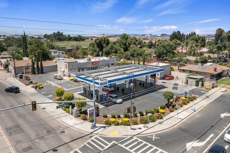 Primary Photo Of 2115 W Yosemite Ave, Manteca General Retail For Sale