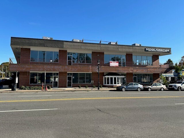 More Photos Of 81-83 E Main St, Elmsford Storefront Retail Office For Lease