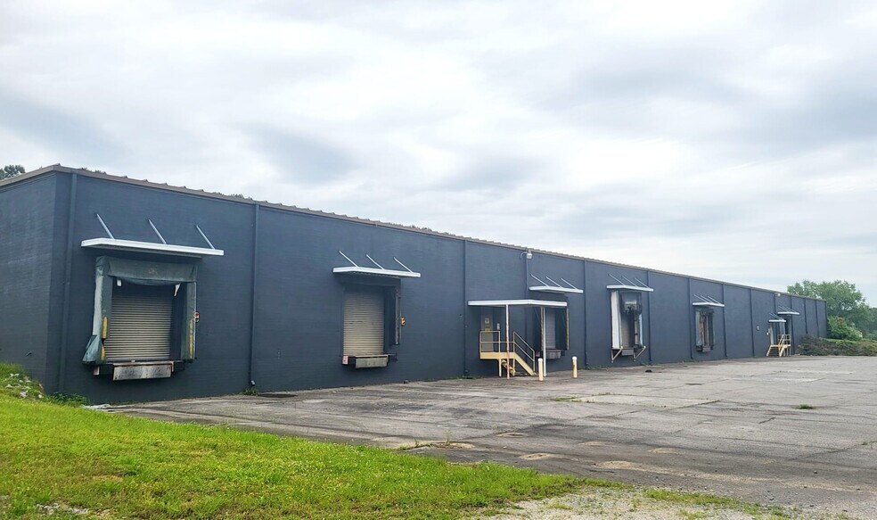 More Photos Of 3540 Corporate Dr, Dalton Warehouse For Lease