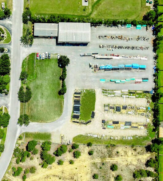 More Photos Of 166 Pontiac Business Center Dr, Columbia Warehouse For Sale