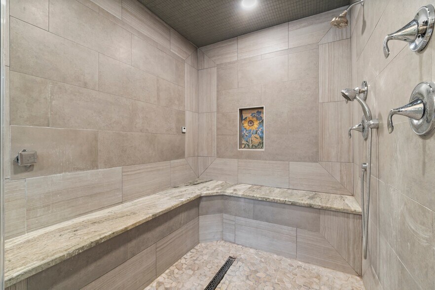 More Photos Of 2042 Teal Dr, Spring Dormitory For Sale