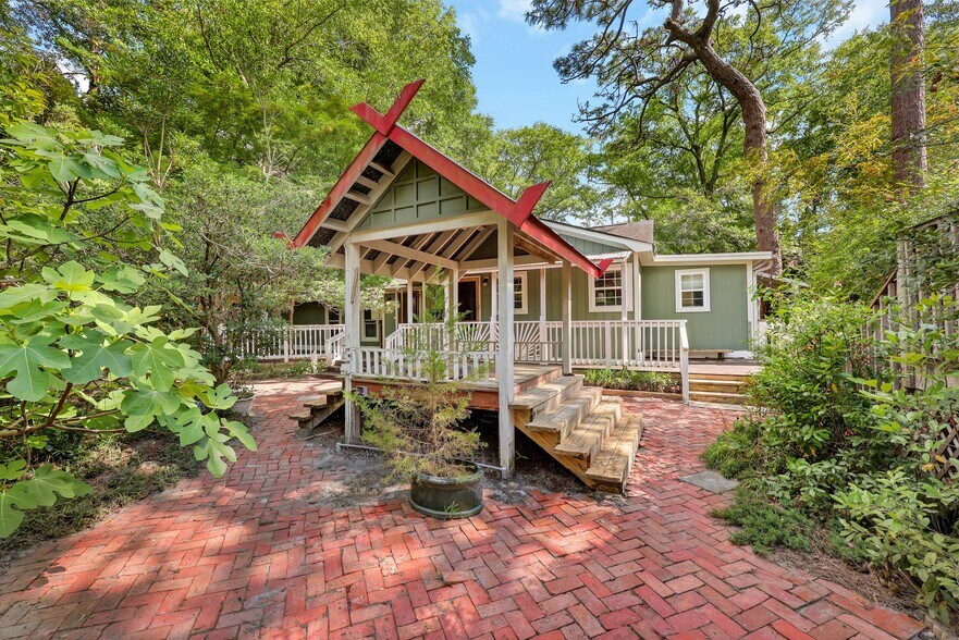 More Photos Of 4911 Oleander Dr, Wilmington General Retail For Sale