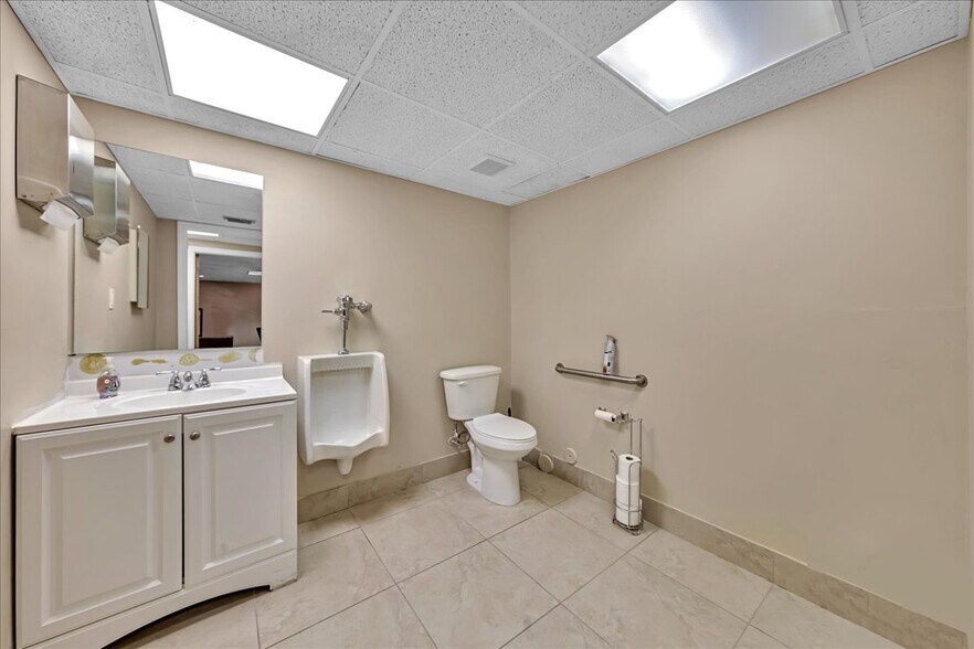 More Photos Of 6187 NW 167th St, Miami Lakes Office For Sale