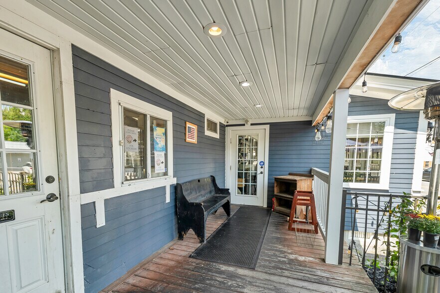More Photos Of 40 Main St, Goffstown Restaurant For Sale