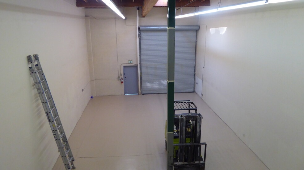 More Photos Of 34 Union Way, Vacaville Flex For Lease