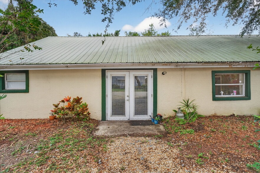 More Photos Of 237 E Plymouth Ave, Deland Freestanding For Sale