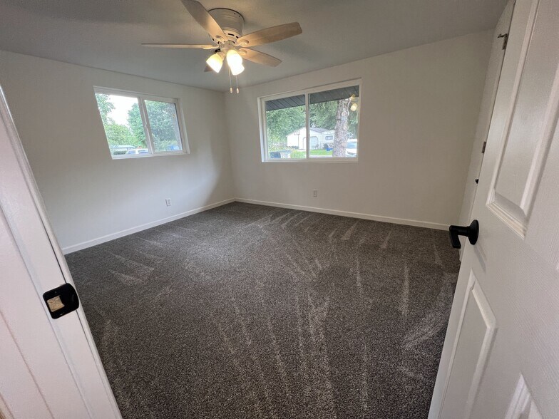 More Photos Of 2271 S Cost a Plenty Rd, Warsaw Apartments For Sale