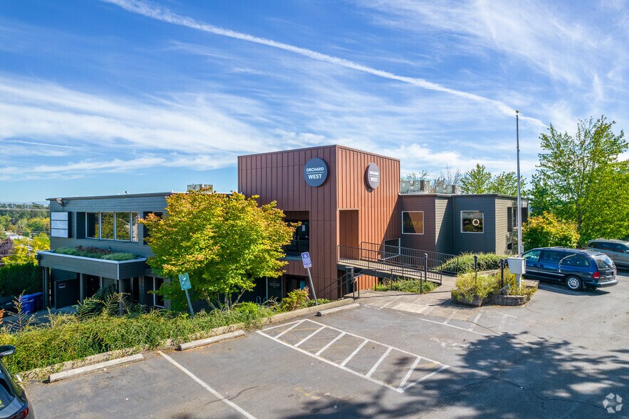 Primary Photo Of 675 Orchard Heights Rd, Salem Medical For Sale