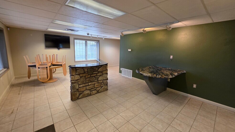 More Photos Of 69-75 Sunflower Rd, Colorado Springs Warehouse For Lease