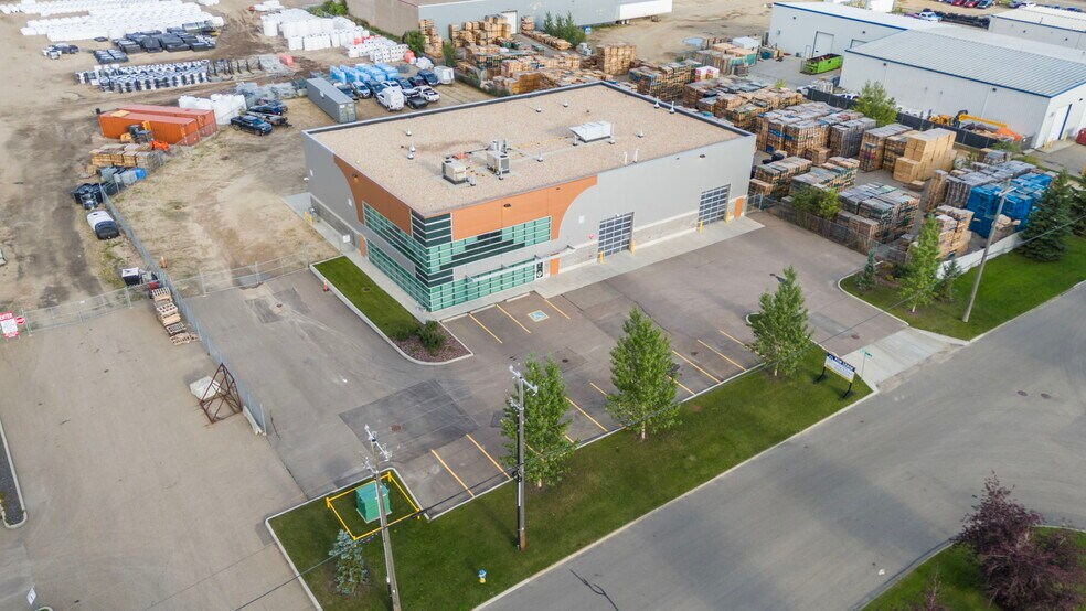 More Photos Of 11921 152 St NW, Edmonton Manufacturing For Lease