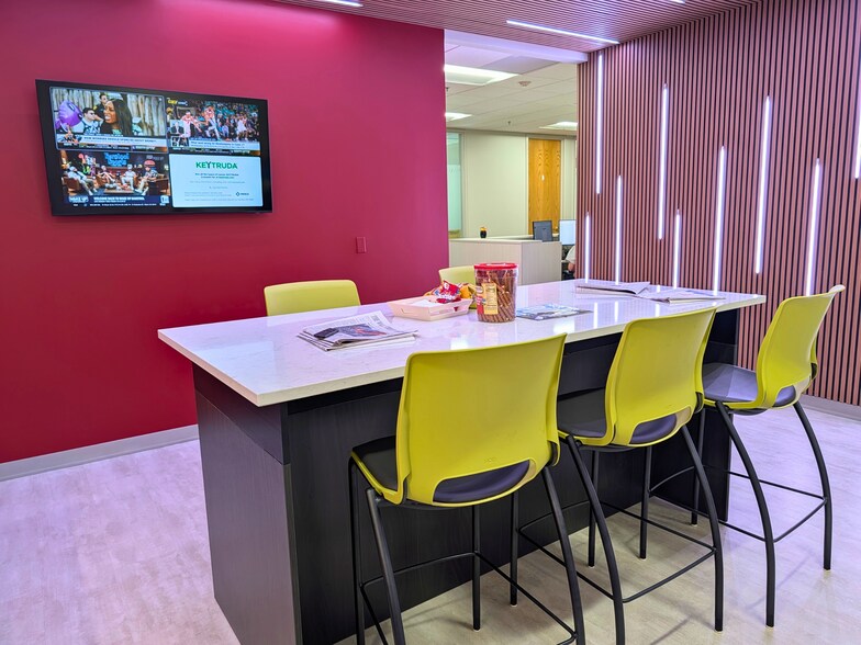 More Photos Of 100 Corporate Pky, Amherst Unknown For Lease