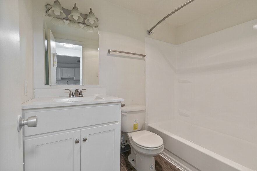 More Photos Of 3900 Forest Hill Ave, Richmond Apartments For Sale