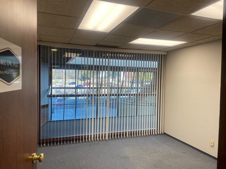 More Photos Of 2216 Dixie Hwy, Fort Mitchell Loft Creative Space For Lease