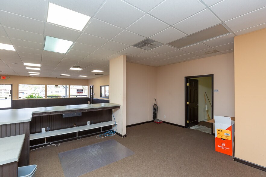 More Photos Of 200 W El Norte Pky, Escondido Unknown For Lease