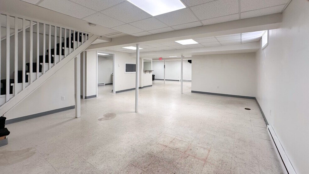 More Photos Of 14 Maple St, Terryville Office For Lease