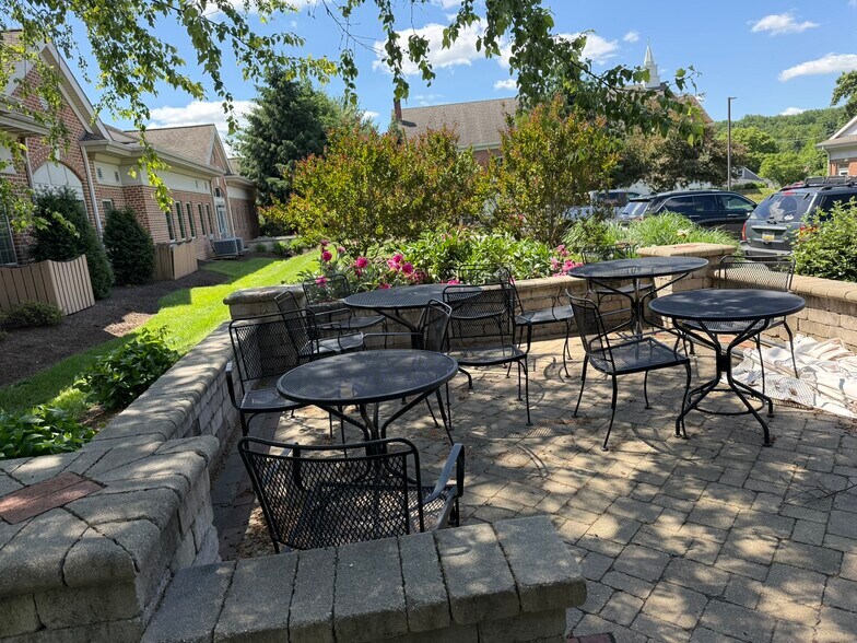 More Photos Of 300 Old Forge Ln, Kennett Square Medical For Lease