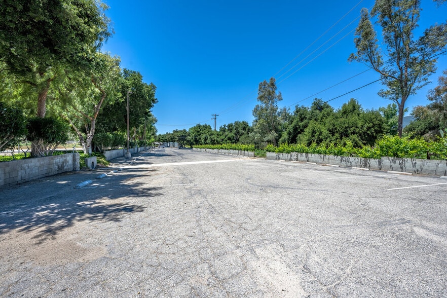 More Photos Of 12625 Sierra Hwy, Santa Clarita Restaurant For Sale
