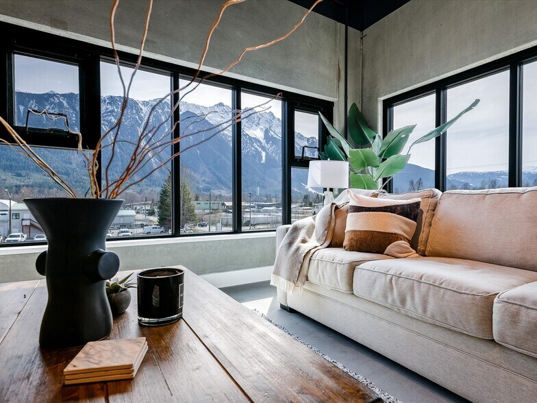 More Photos Of 7342 Industrial Way, Pemberton Flex For Sale