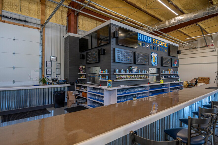 More Photos Of 8120 Windsor Hill Blvd, North Charleston Light Distribution For Sale