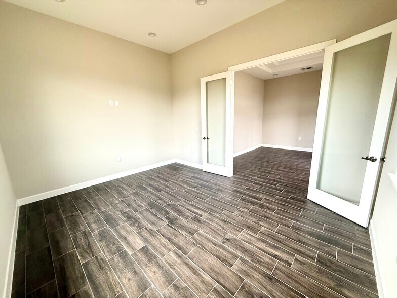 More Photos Of 4220 Cartwright Rd, Missouri City Medical For Sale