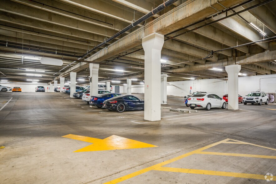 More Photos Of 1601 N 7th St, Phoenix Office For Sale