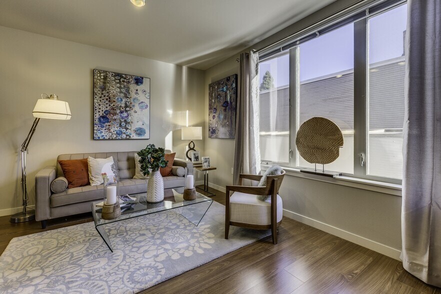 More Photos Of 1900 Queen Anne Ave N, Seattle Apartments For Lease