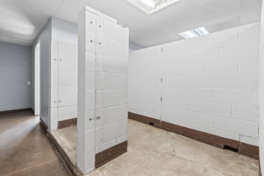 More Photos Of 5620 Rowlett Rd, Rowlett General Retail For Sale