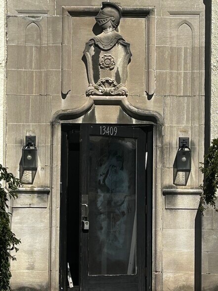 More Photos Of 13415 S Woodland Rd, Cleveland Multifamily For Sale