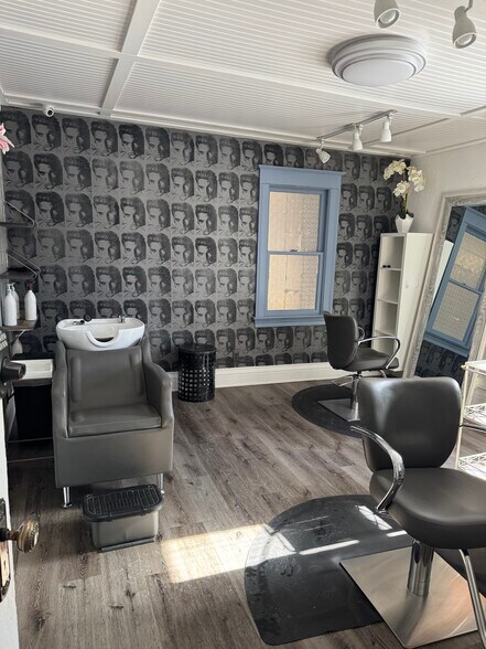 More Photos Of 269 Park Ave, Rochester Storefront Retail Office For Lease