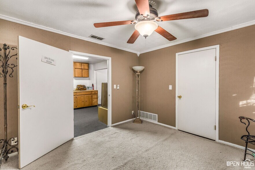 More Photos Of 1915 Kemp Blvd, Wichita Falls Office For Sale