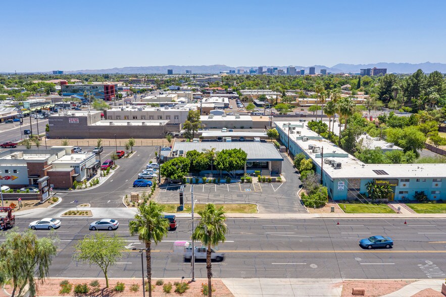 More Photos Of 531 E Bethany Home Rd, Phoenix Office For Sale