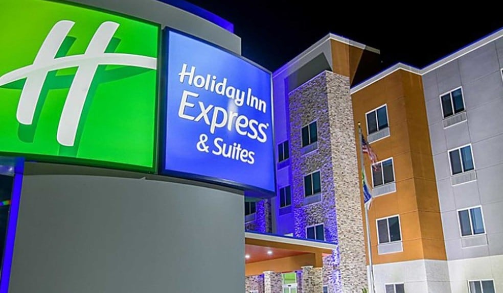 More Photos Of 220 N Expressway 77, Raymondville Hotel For Sale