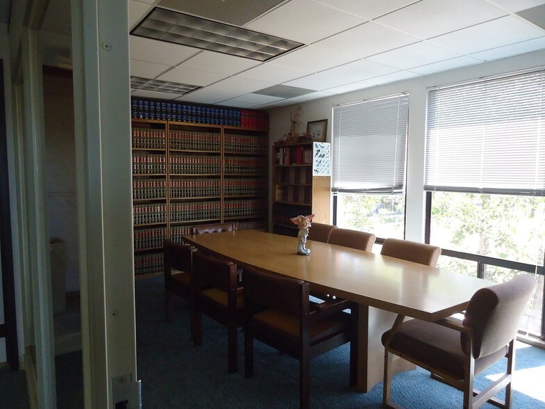 More Photos Of 426 Barcellus Ave, Santa Maria Medical For Lease