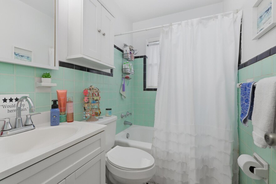 More Photos Of 642 Harwood St, Orlando Apartments For Sale