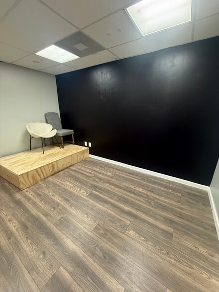 More Photos Of 308 E Molloy Rd, Syracuse Storefront Retail Office For Lease