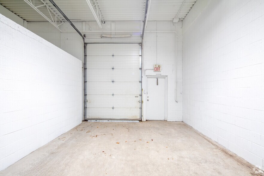 More Photos Of 1040 Martin Grove Rd, Toronto Service For Sale